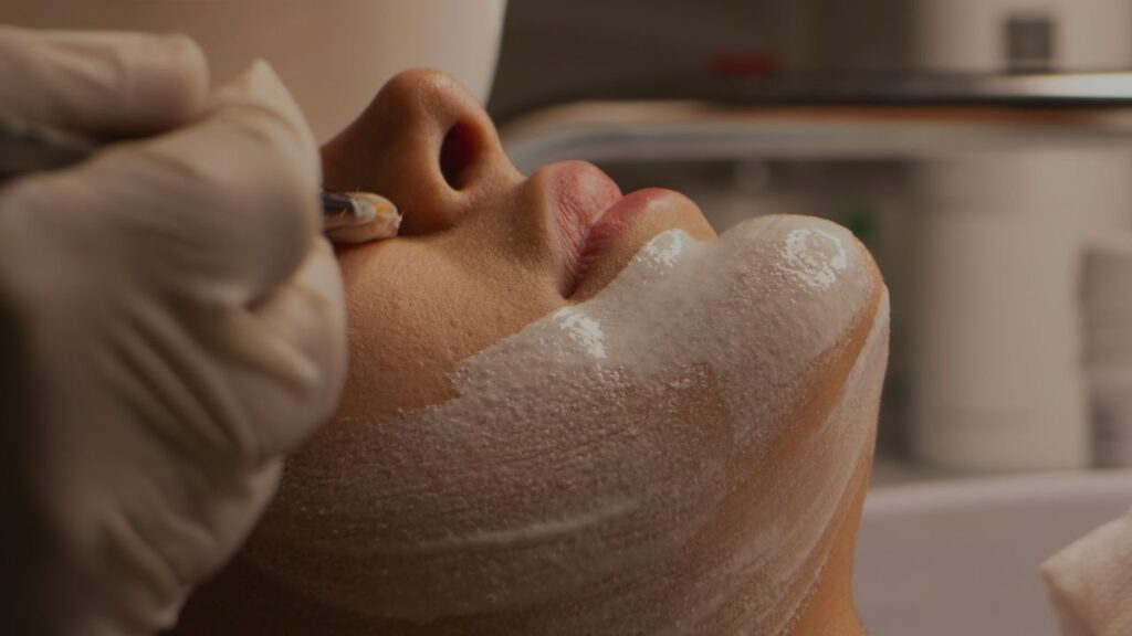 Top Customized Facial Treatments for Women in NYC This Holiday Season